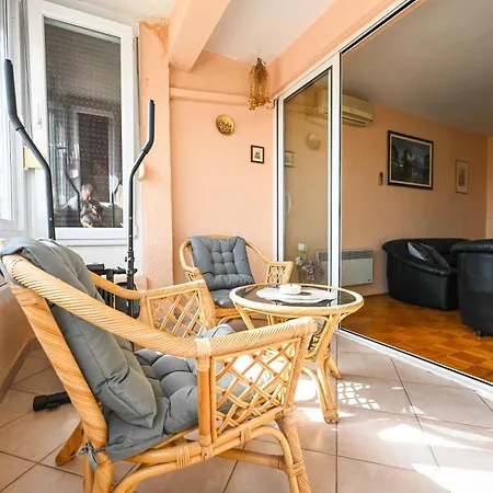Mihaela Apartamento *